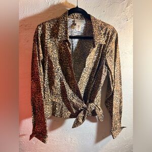 Coldwater Creek Leopard Print Blouse wrap style cotton spandex classic cuff M